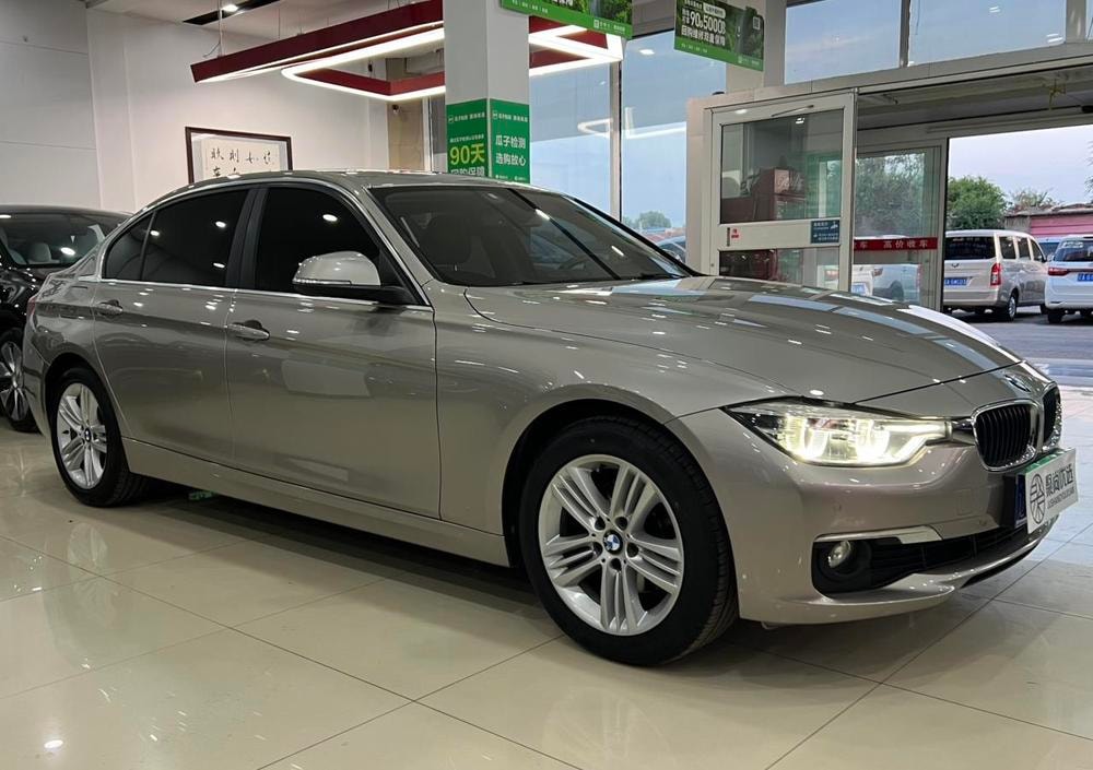 BMW 3-Series 2017 — фото автомобиля