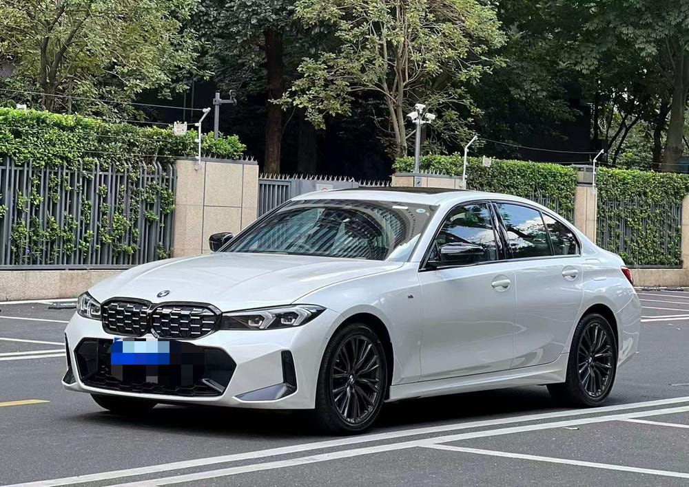 BMW 3-Series 2023 — фото автомобиля