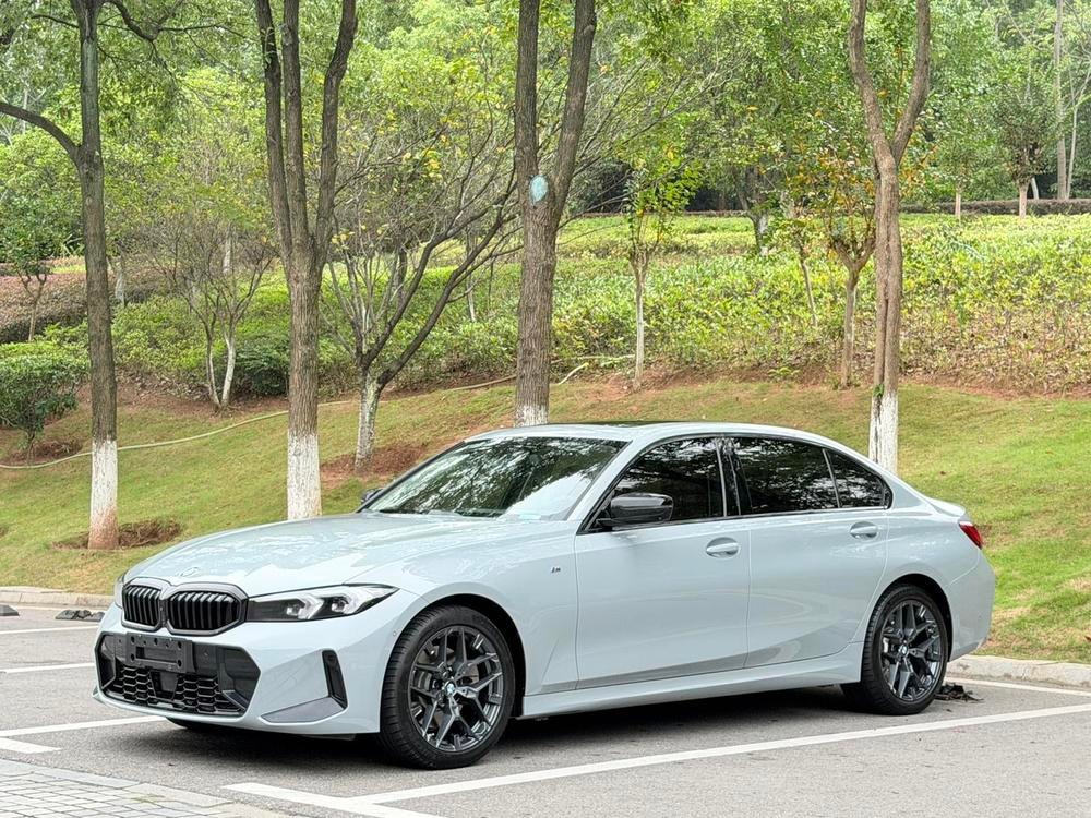 BMW 3-Series 2025 — фото автомобиля