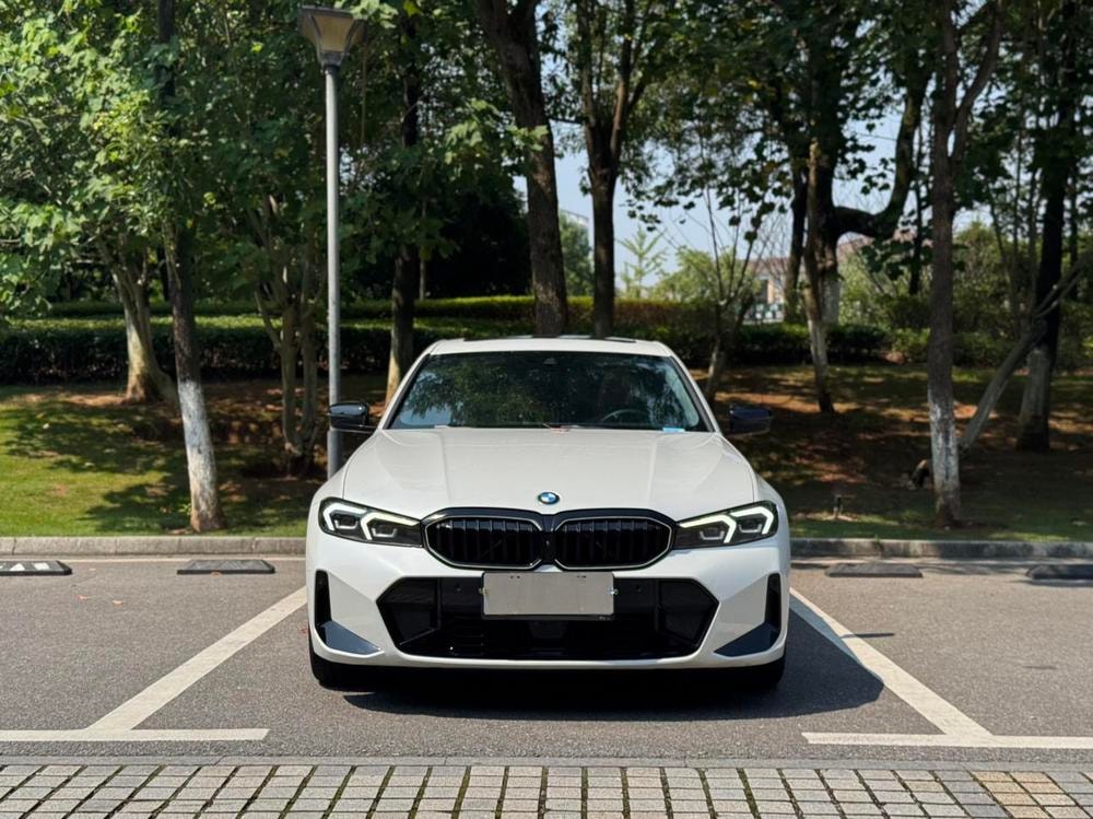 BMW 3-Series 2025 — фото автомобиля
