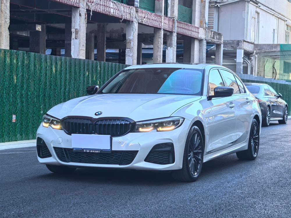 BMW 3-Series 2021 — фото автомобиля