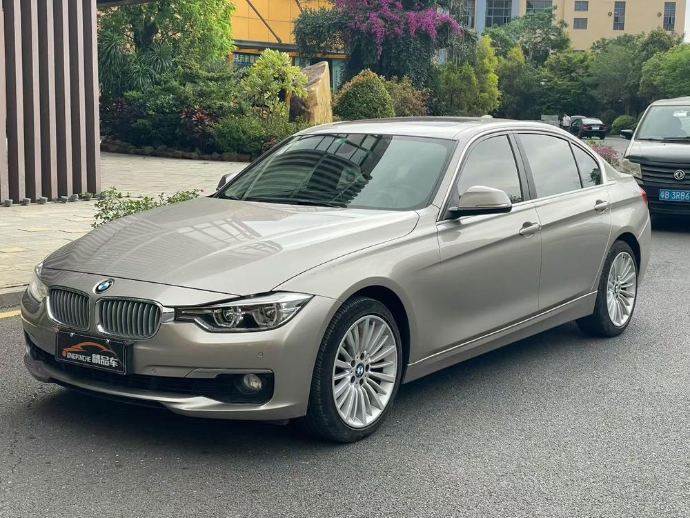 BMW 3-Series 2018 — фото автомобиля