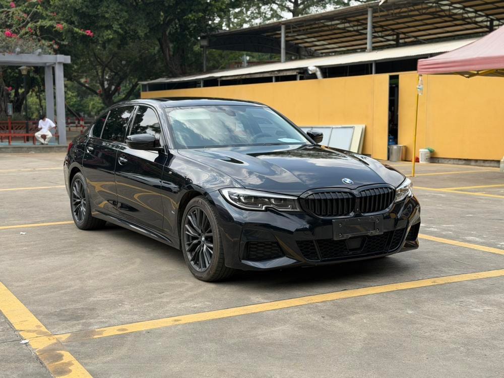 BMW 3-Series 2021 — фото автомобиля