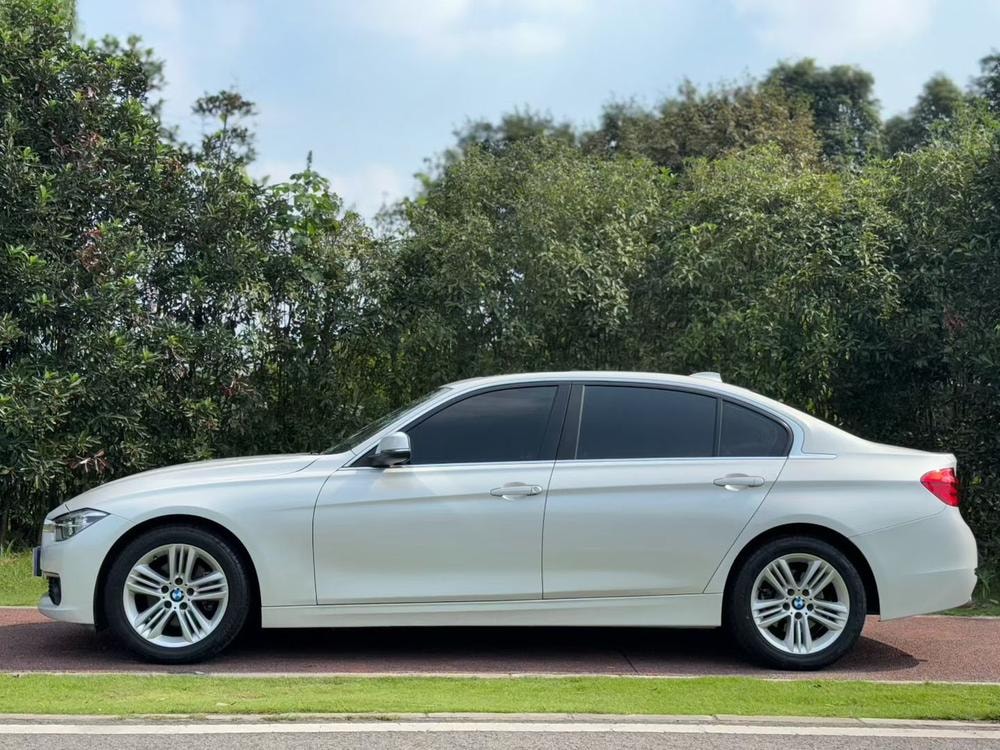 BMW 3-Series 2016 — фото автомобиля