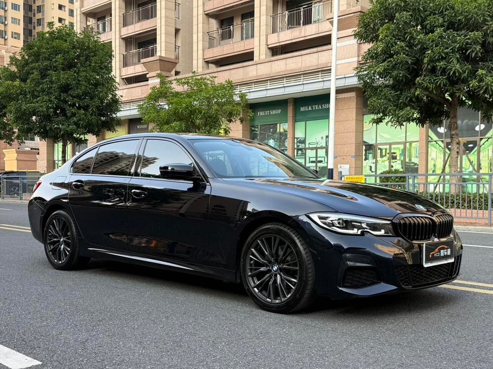 BMW 3-Series 2020 — фото автомобиля