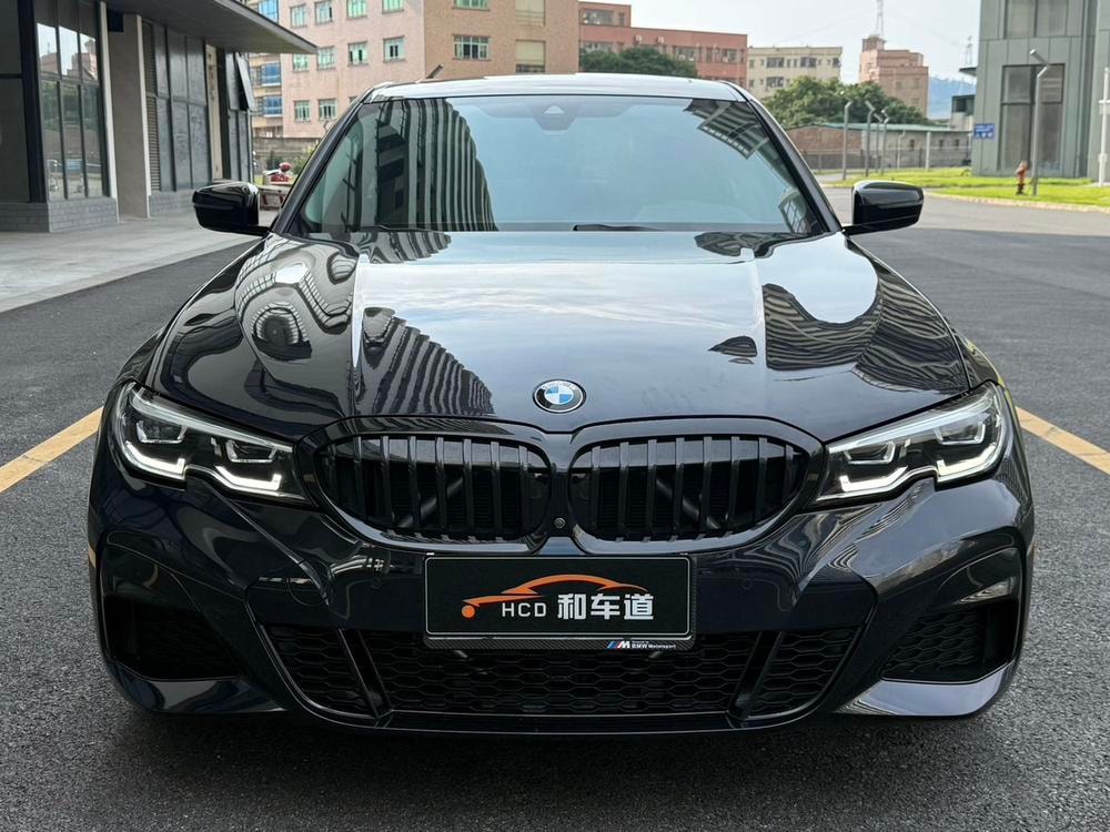 BMW 3-Series 2021 — фото автомобиля