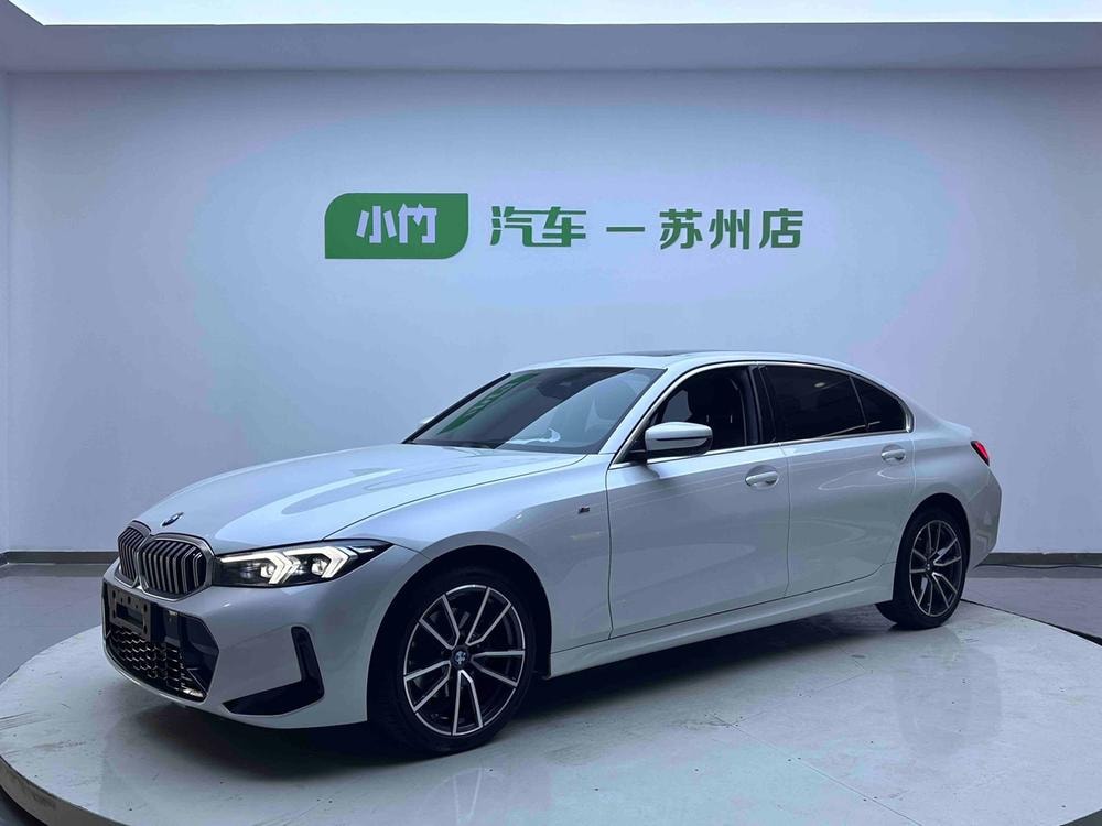 BMW 3-Series 2023 — фото автомобиля