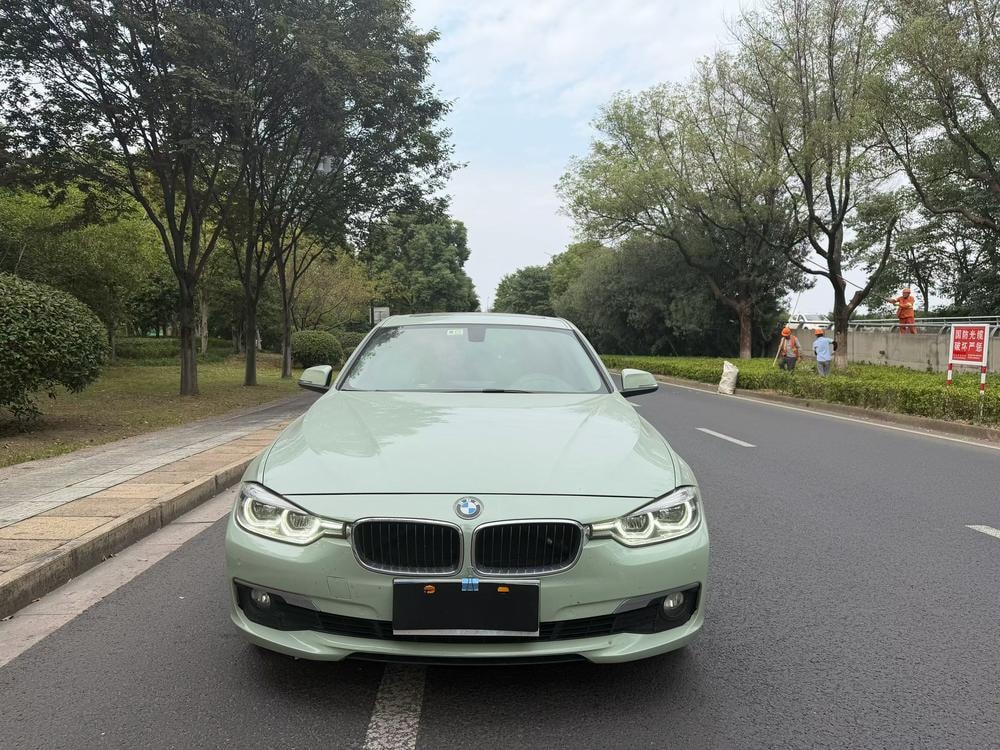 BMW 3-Series 2017 — фото автомобиля 1