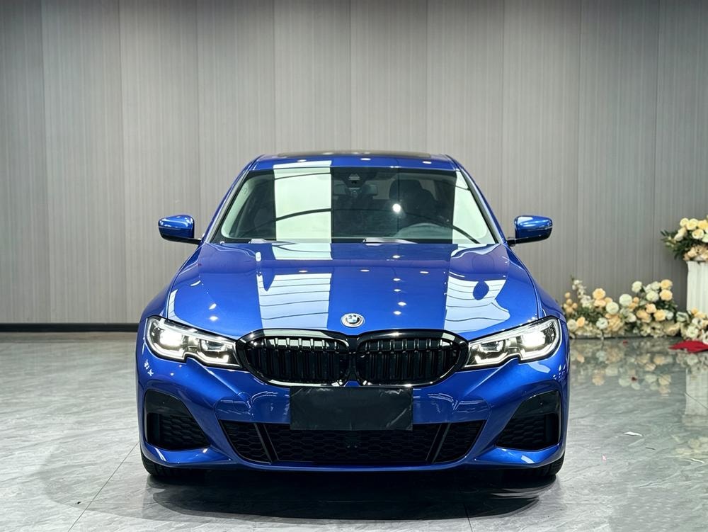BMW 3-Series 2020 — фото автомобиля