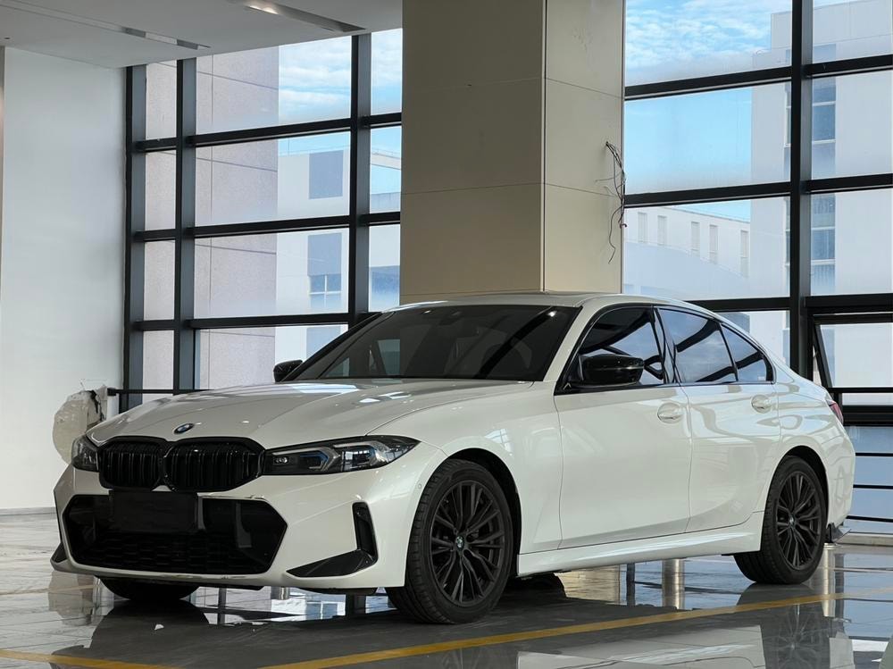 BMW 3-Series 2023 — фото автомобиля