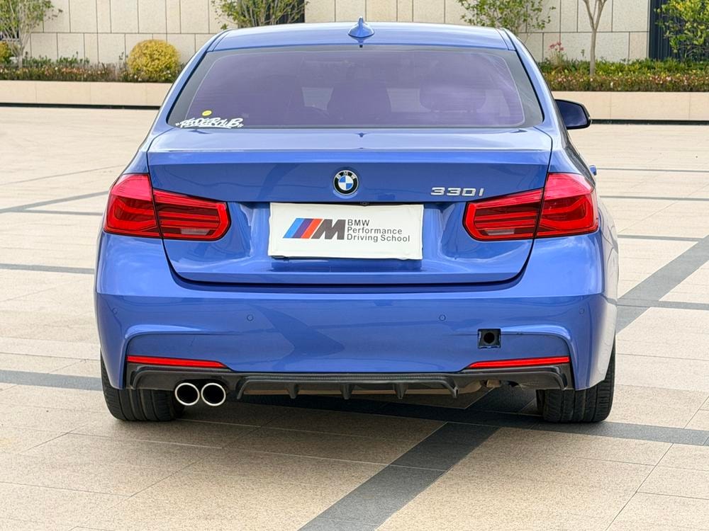 BMW 3-Series 2017 — фото автомобиля