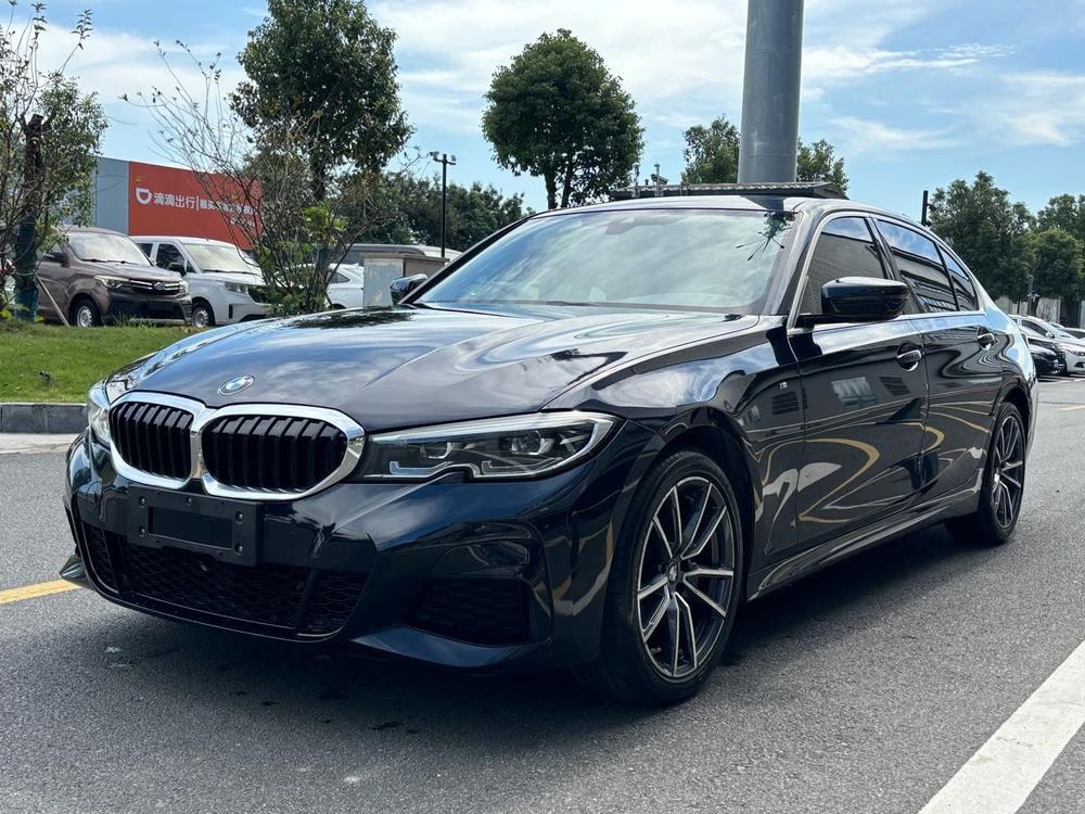 BMW 3-Series 2021 — фото автомобиля
