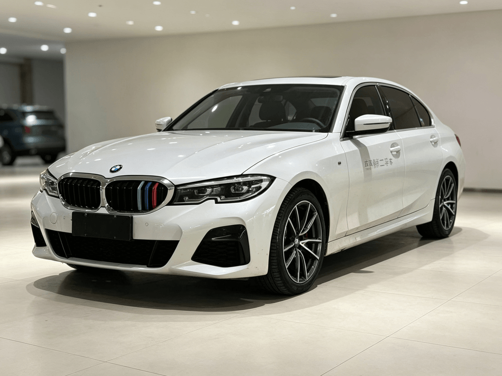 BMW 3-Series 2022 — фото автомобиля