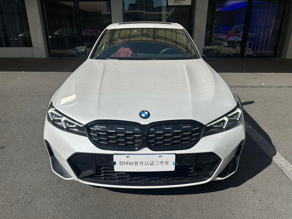 BMW 3-Series 2023 — фото автомобиля