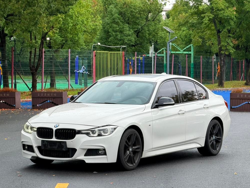 BMW 3-Series 2019 — фото автомобиля