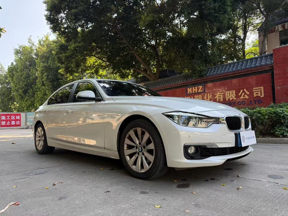 BMW 3-Series 2017 — фото автомобиля