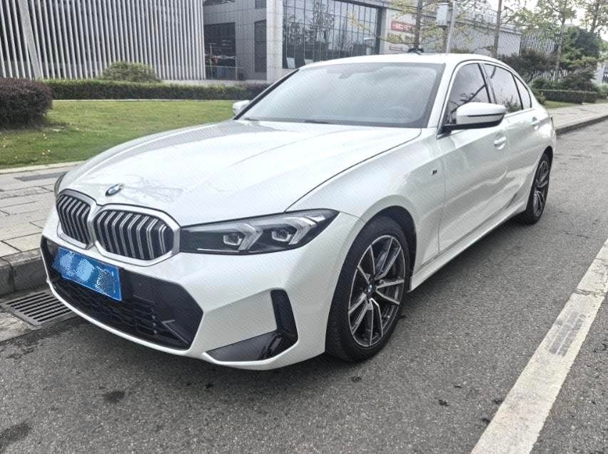BMW 3-Series 2023 — фото автомобиля 1