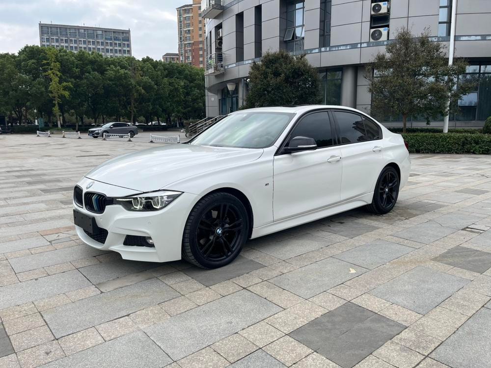 BMW 3-Series 2019 — фото автомобиля