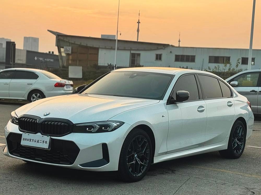 BMW 3-Series 2025 — фото автомобиля