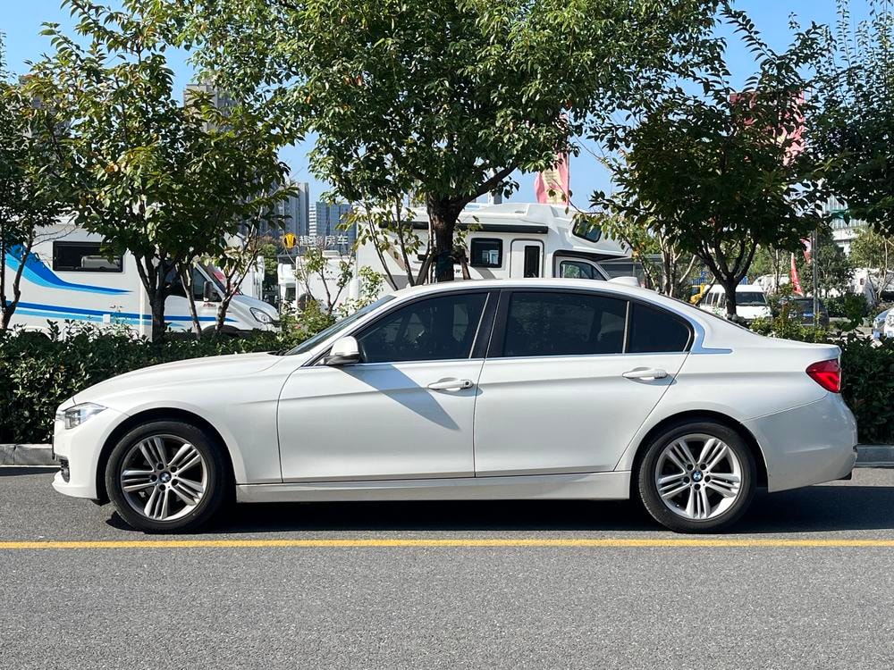BMW 3-Series 2016 — фото автомобиля