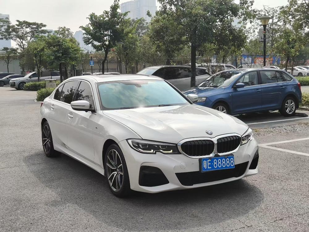 BMW 3-Series 2020 — фото автомобиля