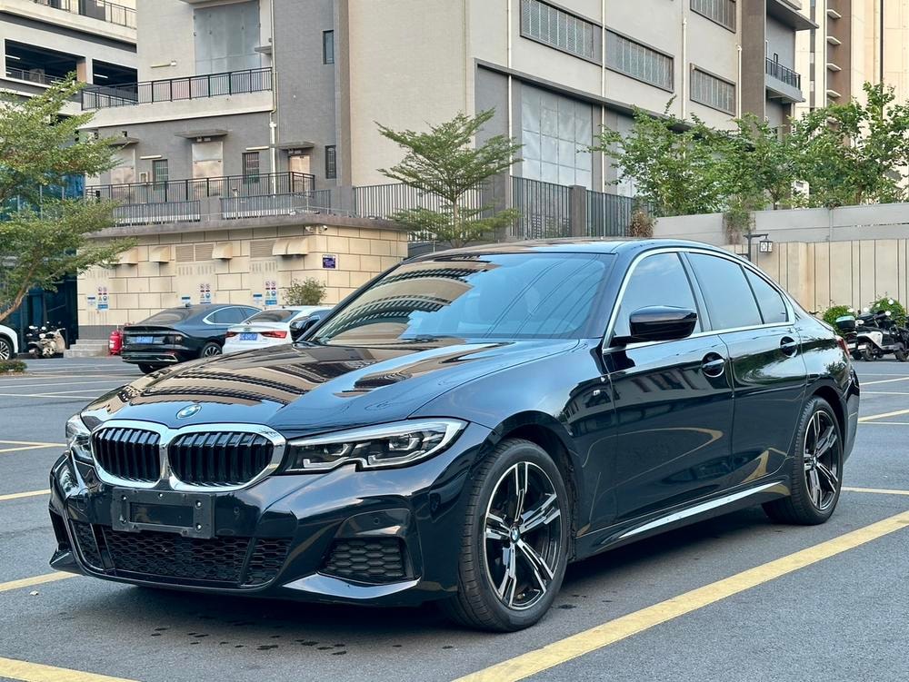 BMW 3-Series 2021 — фото автомобиля