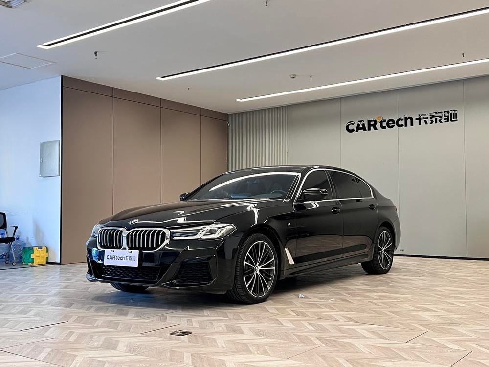 BMW 5-Series 2021 — фото автомобиля 1