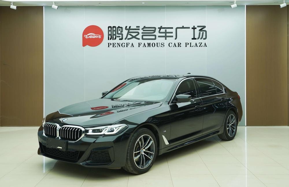 BMW 5-Series 2022 — фото автомобиля
