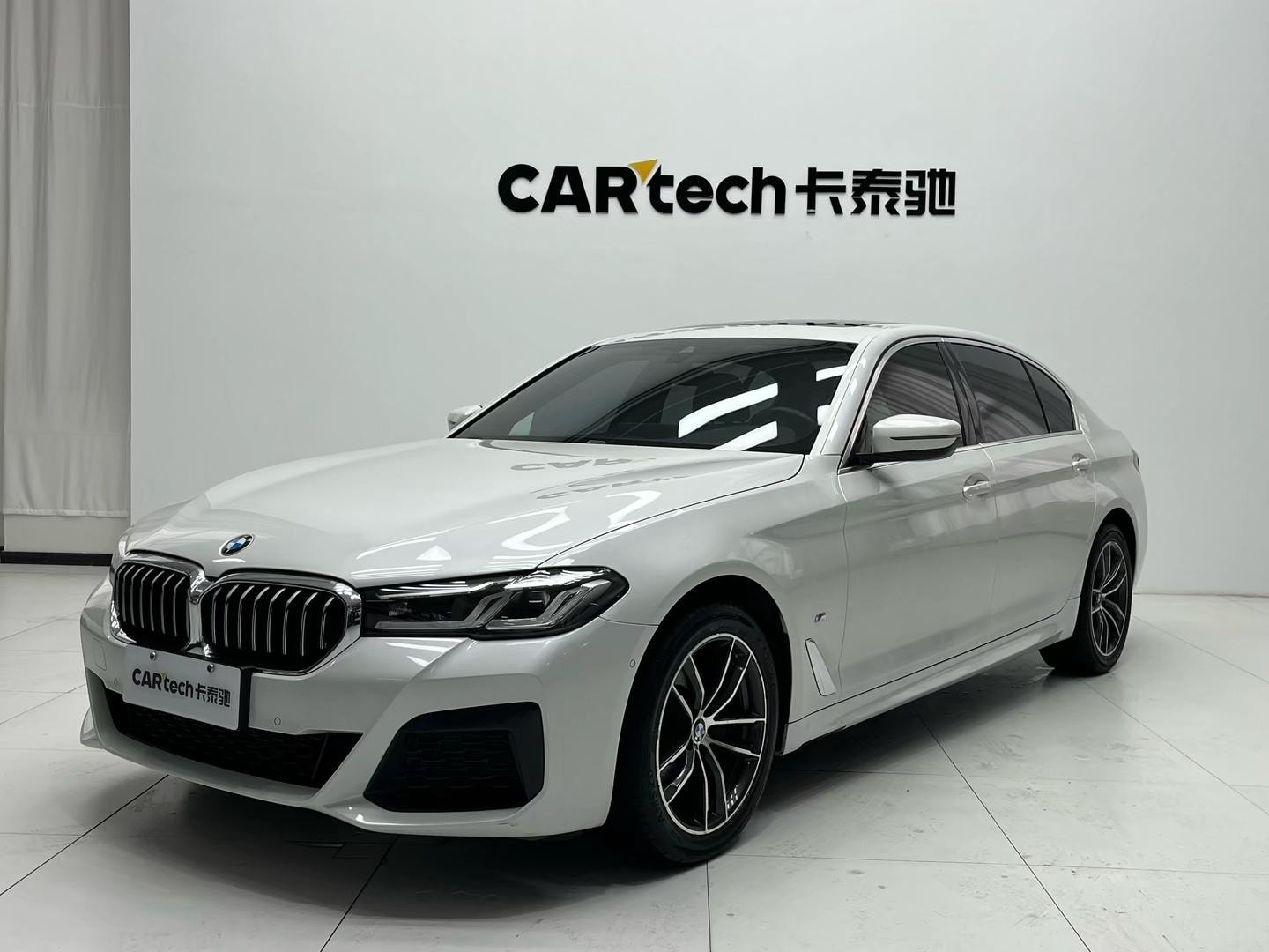 BMW 5-Series 2021 — фото автомобиля 1