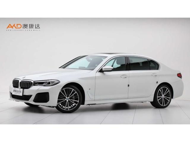 BMW 5-Series 2022 — фото автомобиля