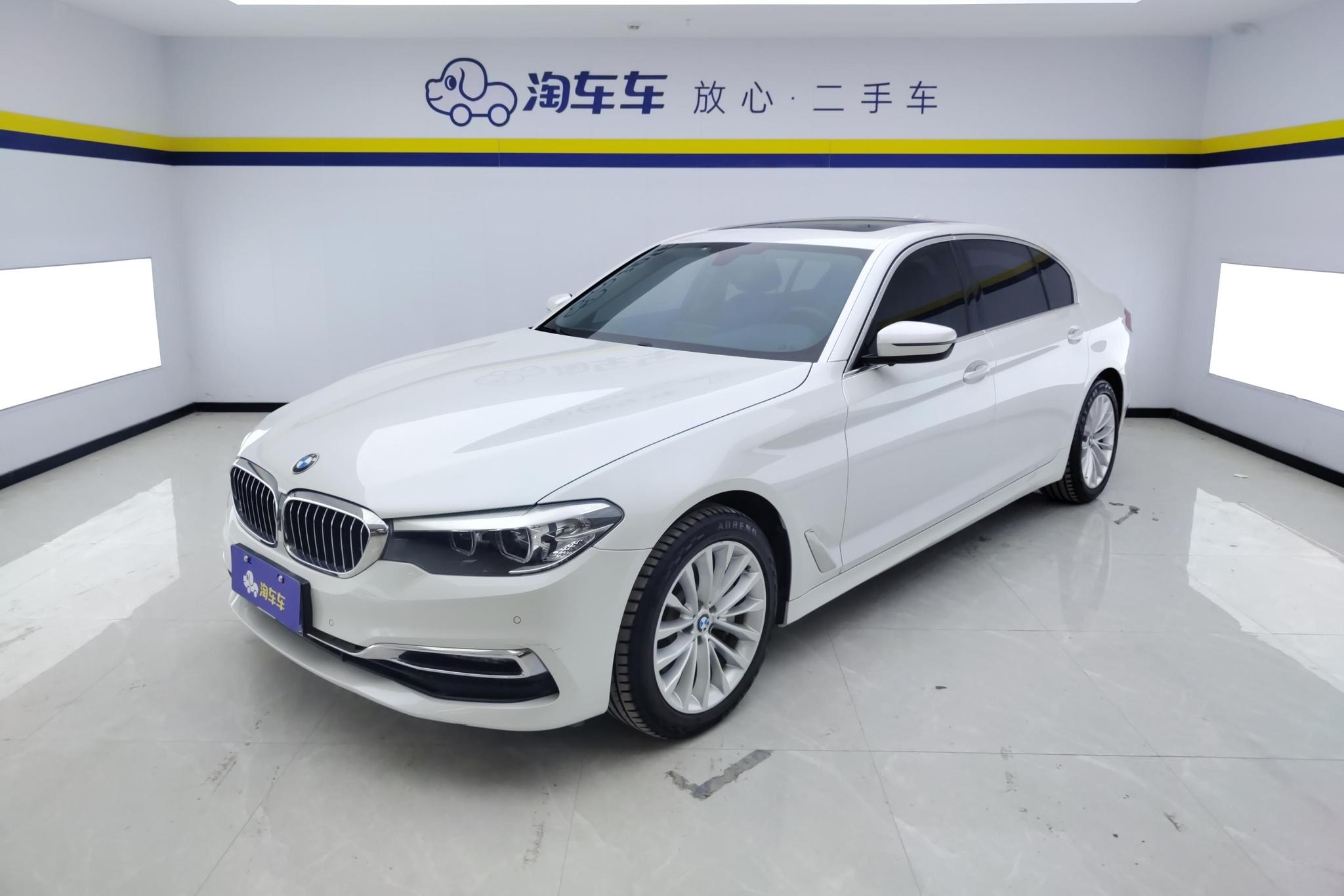 BMW 5-Series 2019 — фото автомобиля 1
