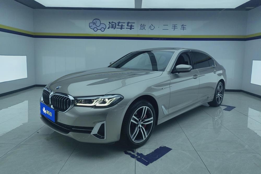 BMW 5-Series 2023 — фото автомобиля 1
