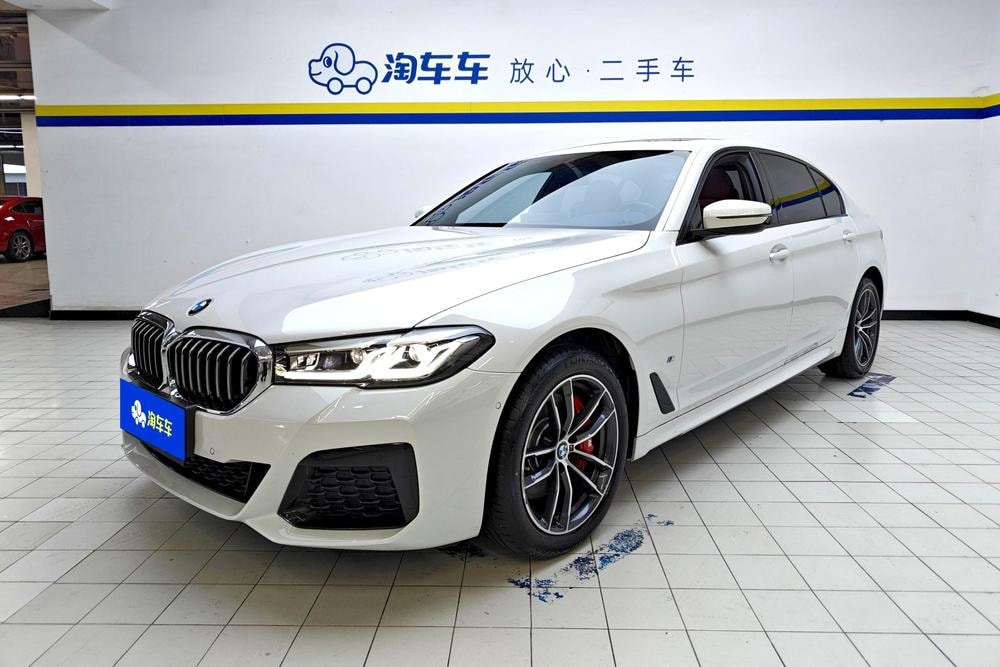 BMW 5-Series 2022 — фото автомобиля