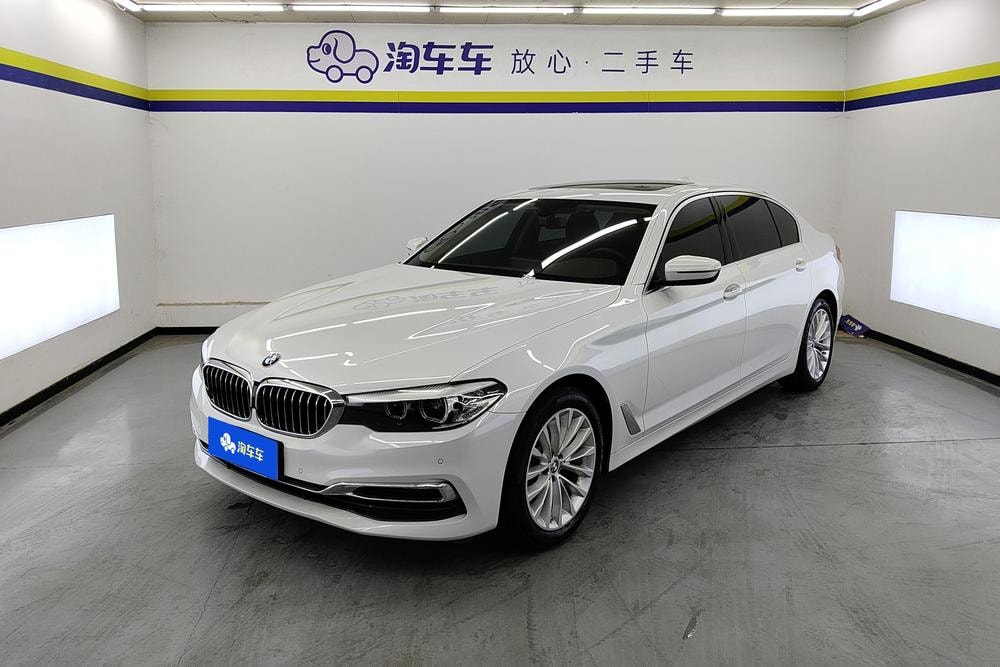 BMW 5-Series 2020 — фото автомобиля 1