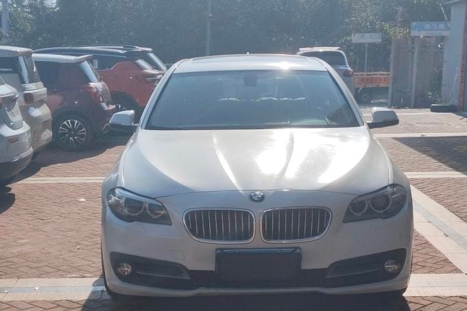 BMW 5-Series 2014 — фото автомобиля 1