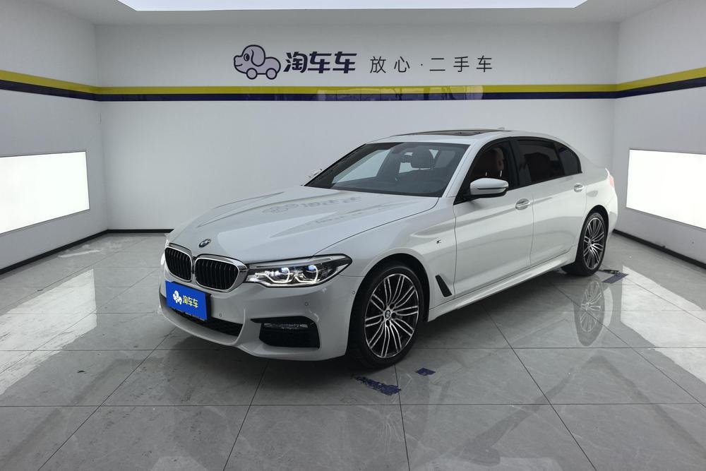 BMW 5-Series 2018 — фото автомобиля