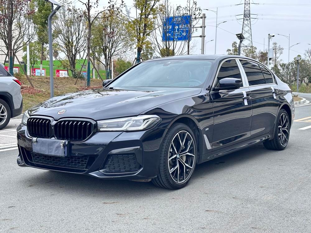 BMW 5-Series 2021 — фото автомобиля 1