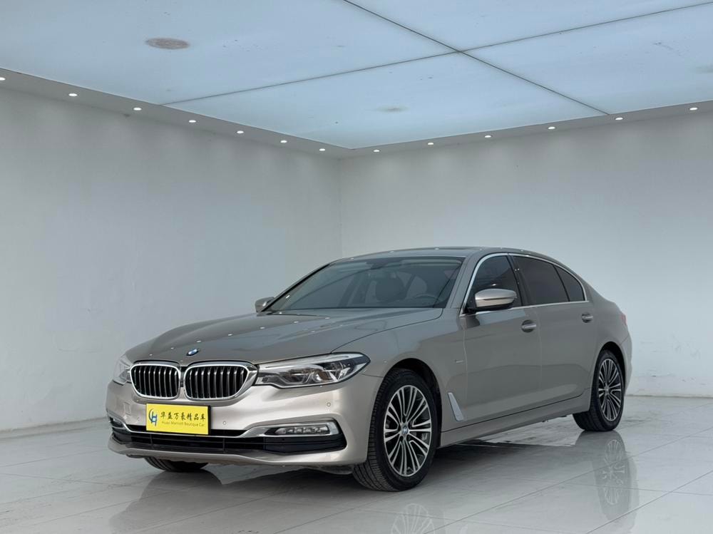 BMW 5-Series 2018 — фото автомобиля