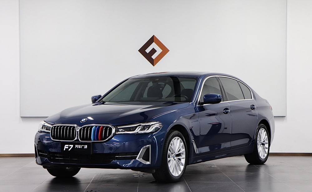 BMW 5-Series 2022 — фото автомобиля