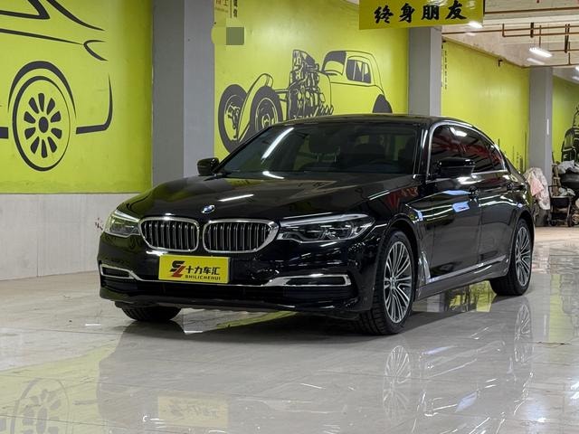 BMW 5-Series 2019 — фото автомобиля 1
