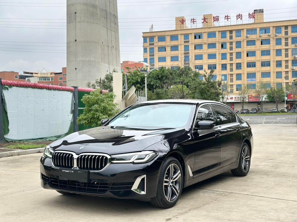 BMW 5-Series 2021 — фото автомобиля