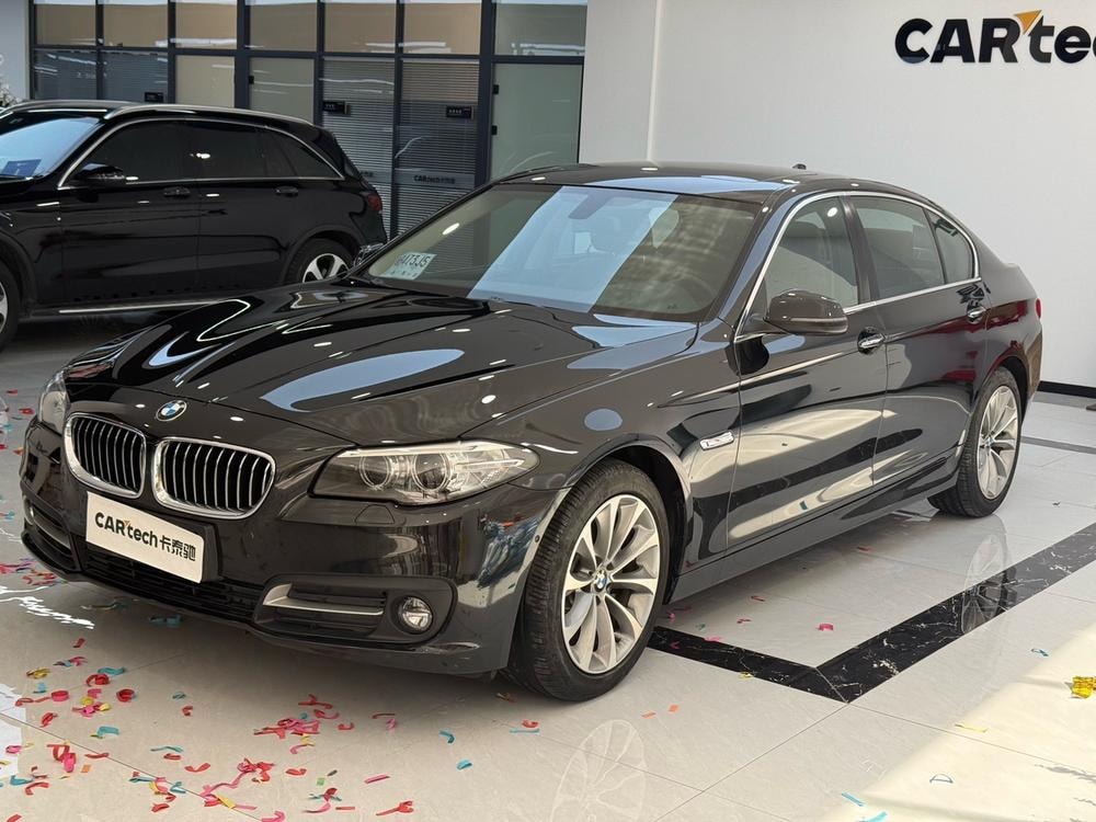 BMW 5-Series 2017 — фото автомобиля 1