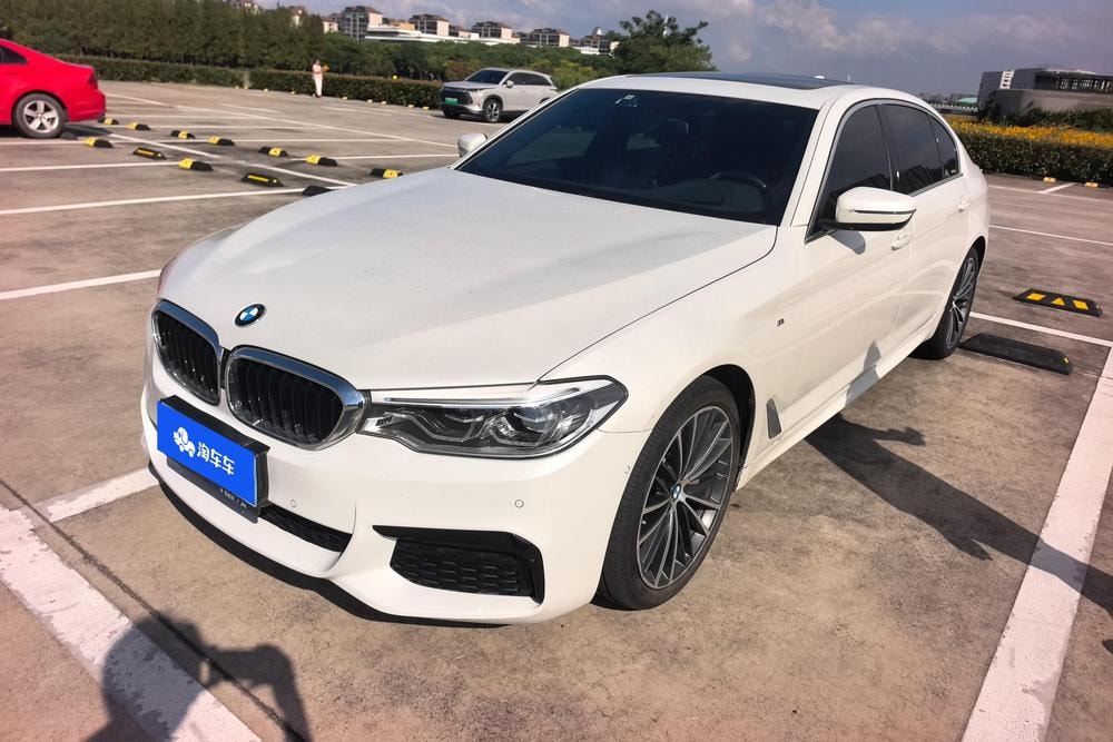 BMW 5-Series 2020 — фото автомобиля