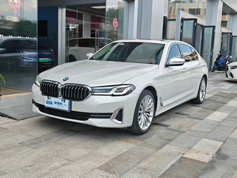 BMW 5-Series 2022 — фото автомобиля 1