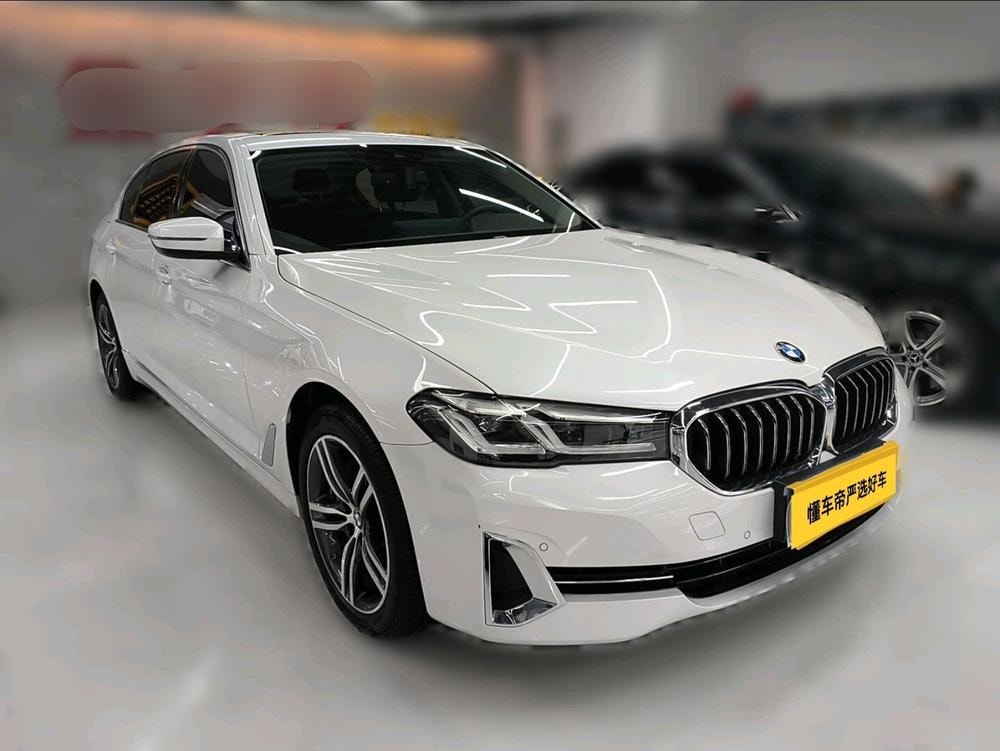 BMW 5-Series 2022 — фото автомобиля