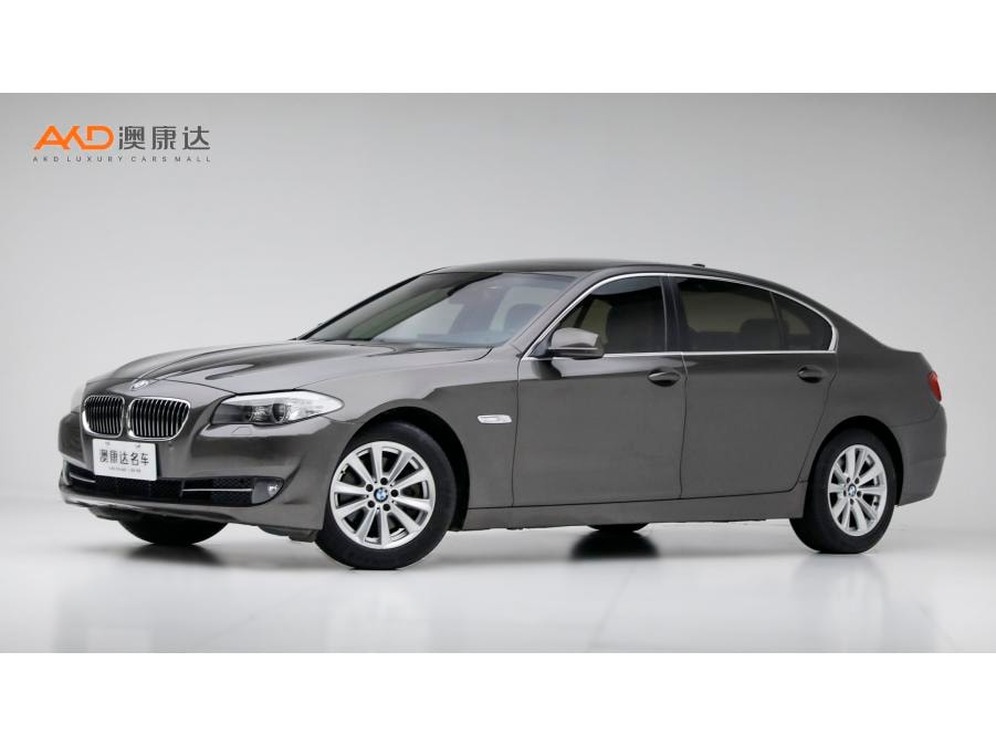 BMW 5-Series 2012 — фото автомобиля 1