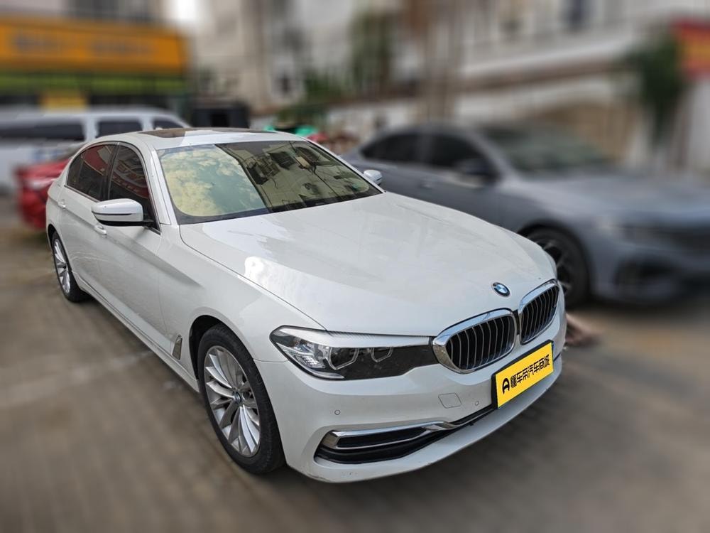 BMW 5-Series 2020 — фото автомобиля