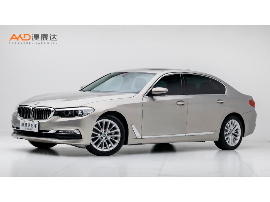 BMW 5-Series 2018 — фото автомобиля