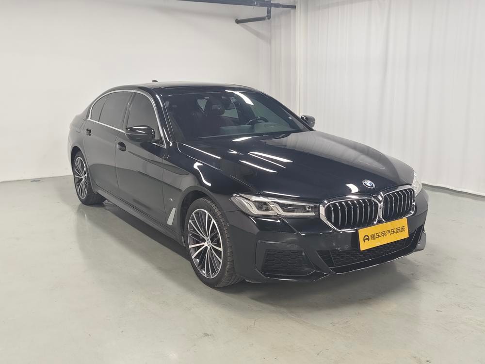 BMW 5-Series 2023 — фото автомобиля