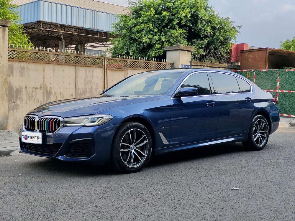 BMW 5-Series 2021 — фото автомобиля